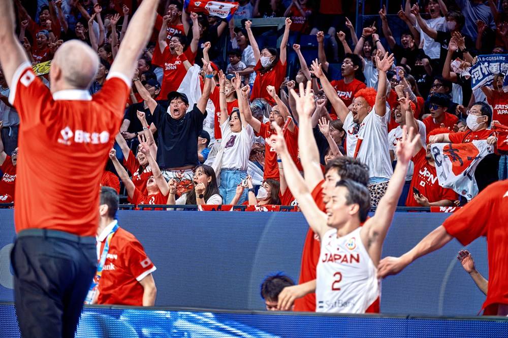 日本队惊险逆转胜,夺得胜利 日本队惊险逆转胜,夺得胜利