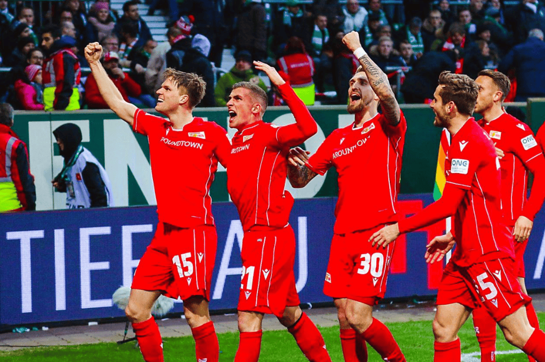 开云sport-斯图加特球员夺得关键胜利,士气高涨