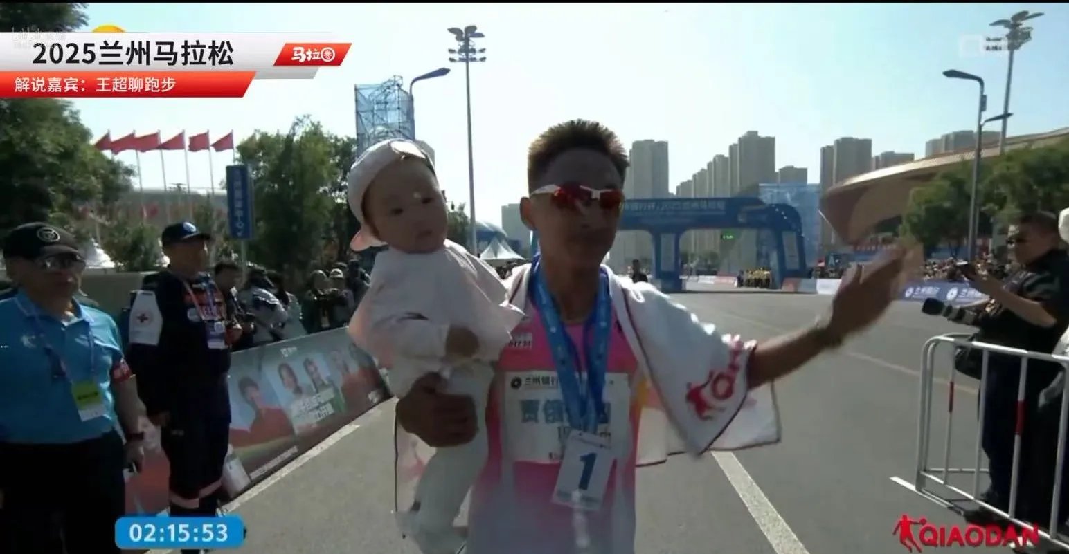 甘肃队在激烈角逐中获得胜利 甘肃队在激烈角逐中获得胜利