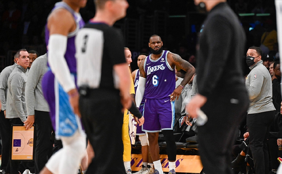 开云体育官网-包含EDG鏖战DFM,勒布朗·詹姆斯送出关键助攻宿敌对决2025世界赛,强势挺进下一轮的词条