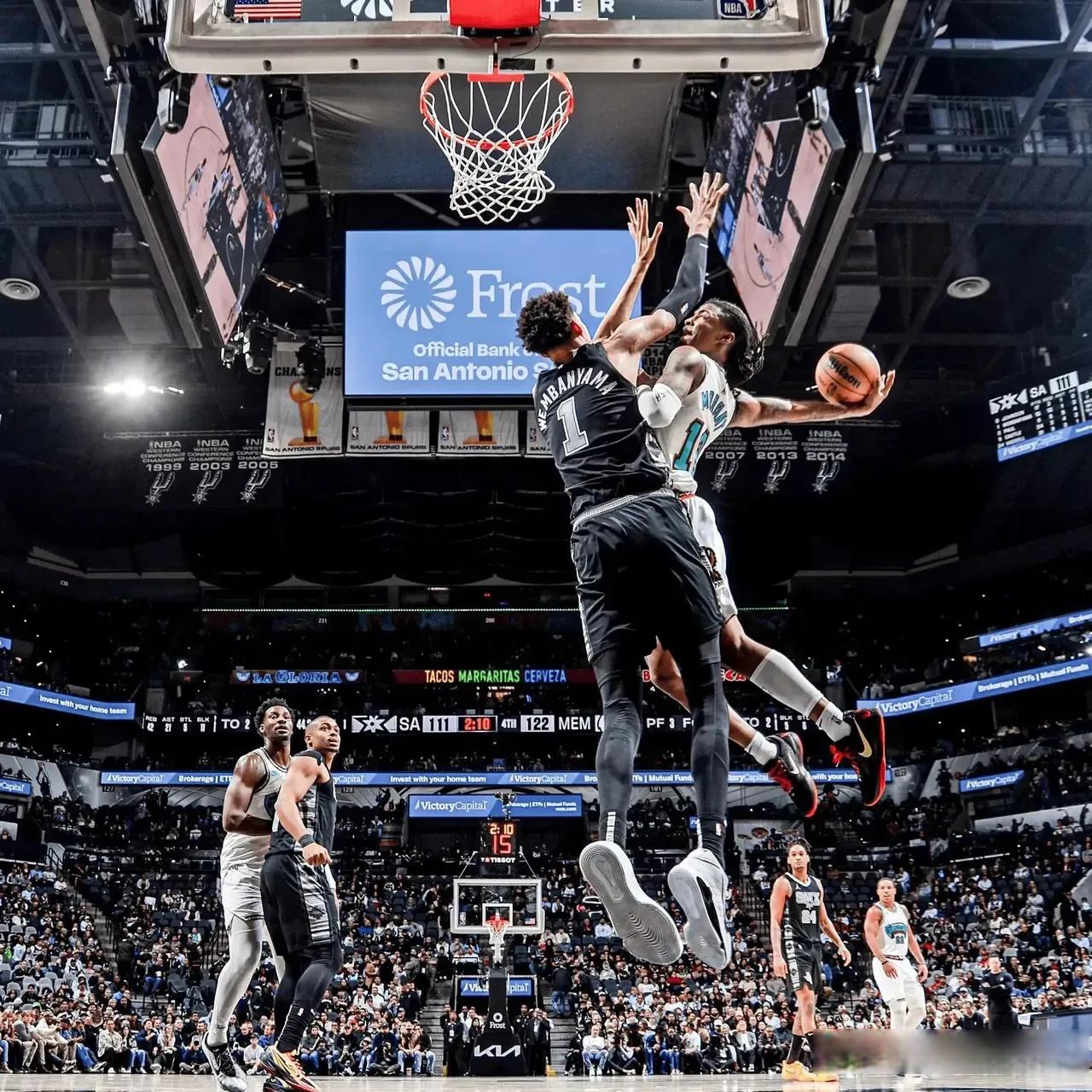 开云官网-包含步行者碾压掘金，武切维奇状态火热的词条