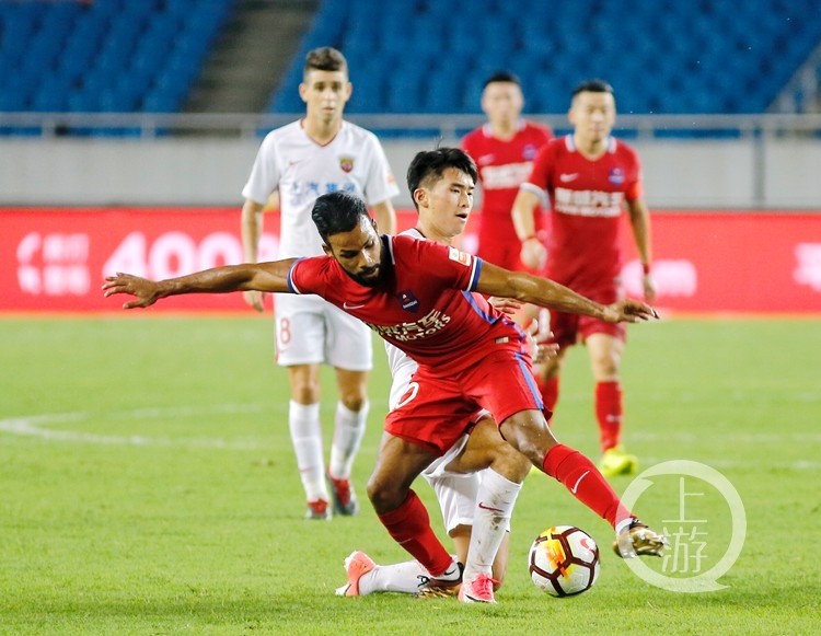 重庆斯威主场告捷,豪取三分 重庆斯威主场告捷,豪取三分