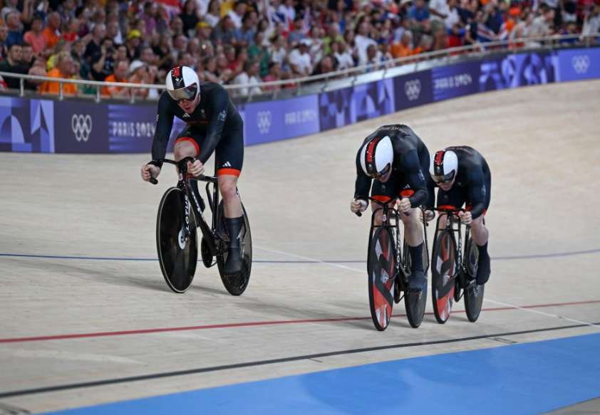 开云APP-荷兰自行车选手挑战终极速度,傲视群雄