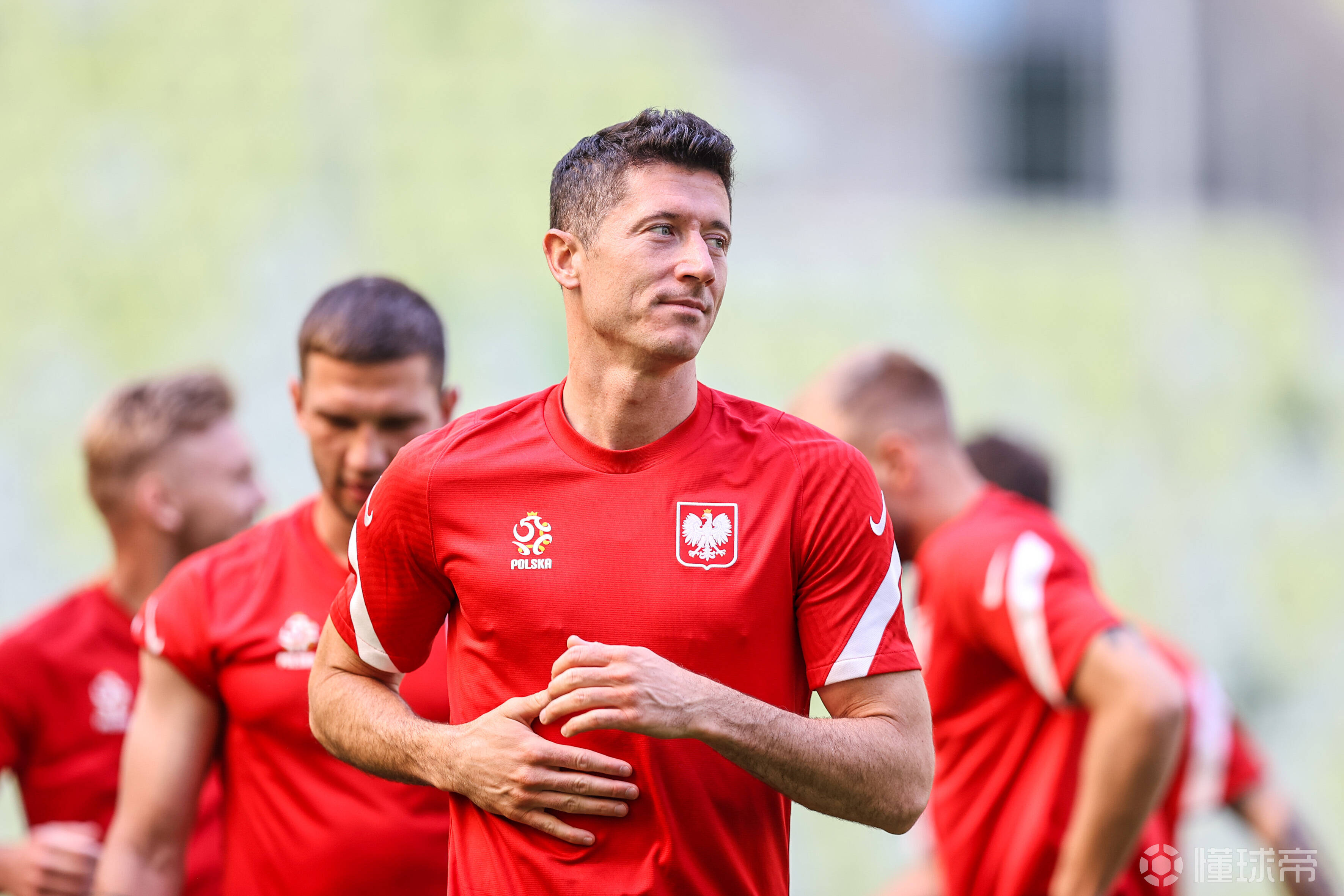 开云体育入口-波兰大胜日本,小组次第出线