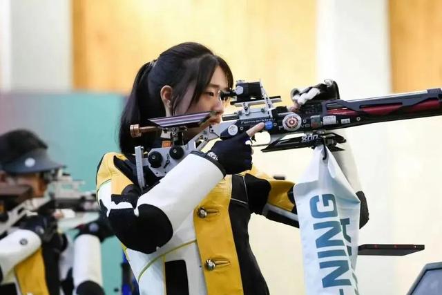挪威射击选手登顶冠军,实力无人可敌 挪威射击选手登顶冠军,实力无人可敌